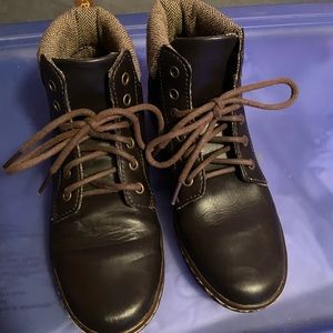 Dr. Martens Maelly Brown Boot size 8